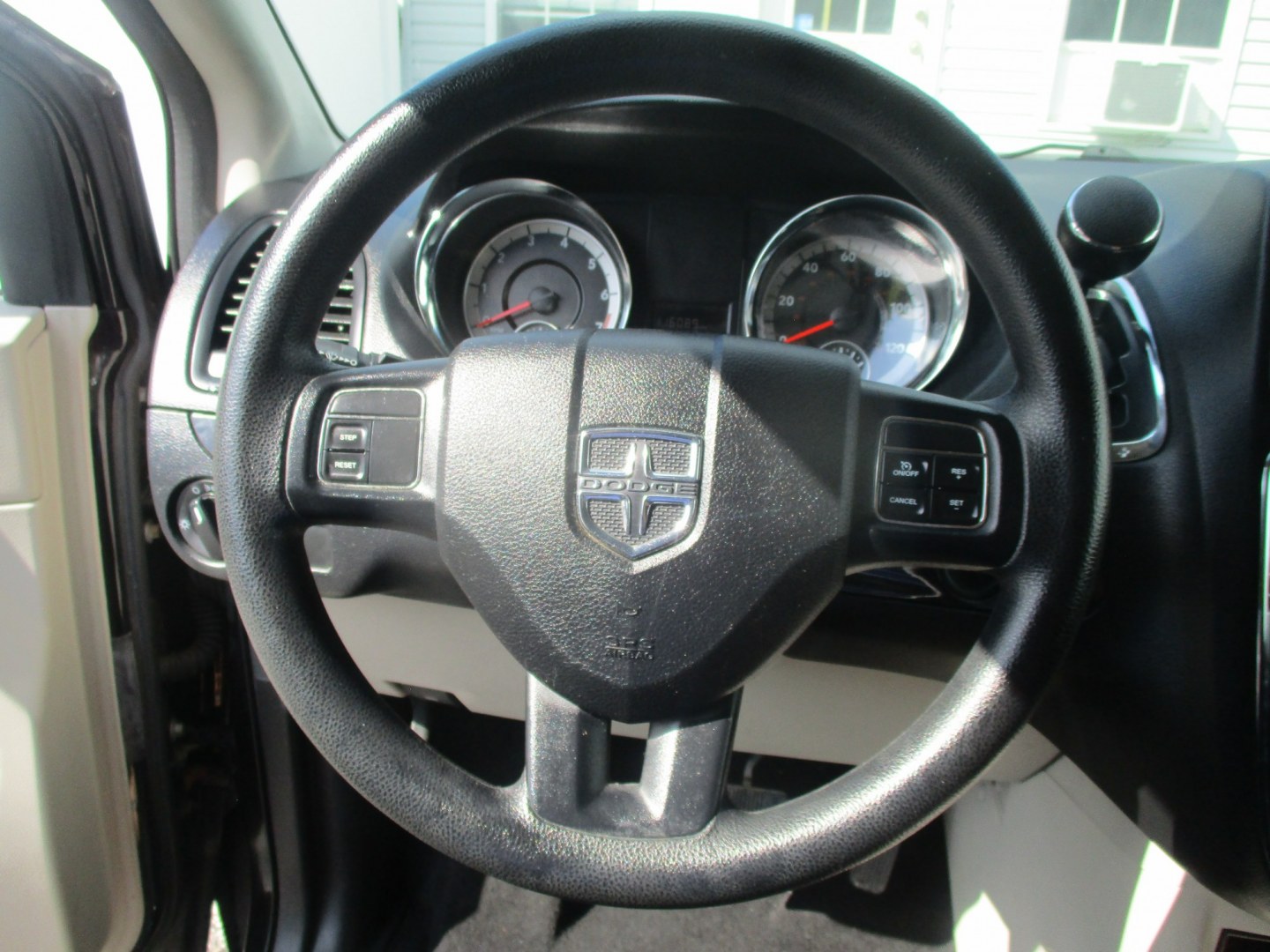 2014 BLACK Dodge Grand Caravan SXT (2C4RDGCG4ER) with an 3.6L V6 DOHC 24V engine, 6-Speed Automatic transmission, located at 540a Delsea Drive, Sewell, NJ, 08080, (987) 867-5309, 39.752560, -75.111206- Photo#16