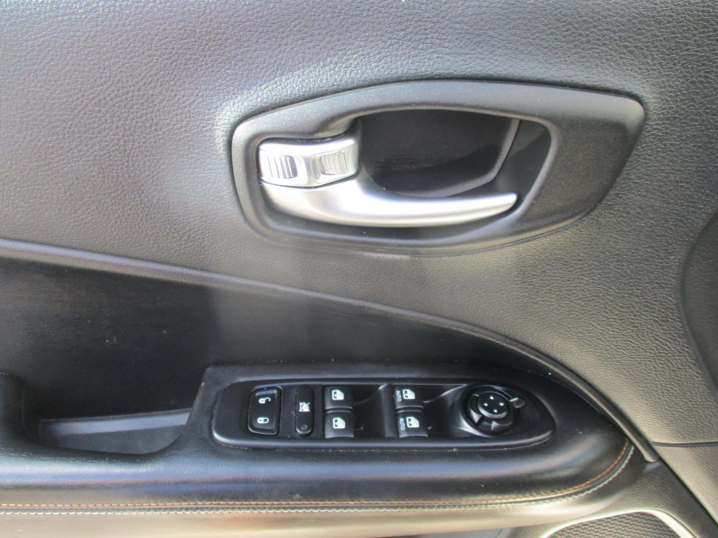 2019 WHITE Jeep Compass Sport 4WD (3C4NJDBB8KT) with an 2.4L L4 DOHC 16V engine, located at 540a Delsea Drive, Sewell, NJ, 08080, (987) 867-5309, 39.752560, -75.111206- Photo#12