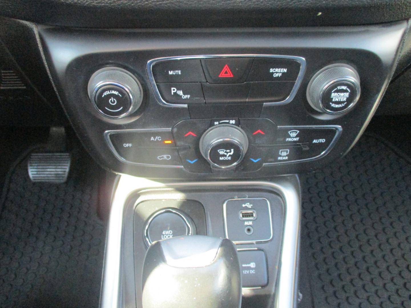 2019 WHITE Jeep Compass Sport 4WD (3C4NJDBB8KT) with an 2.4L L4 DOHC 16V engine, located at 540a Delsea Drive, Sewell, NJ, 08080, (987) 867-5309, 39.752560, -75.111206- Photo#23