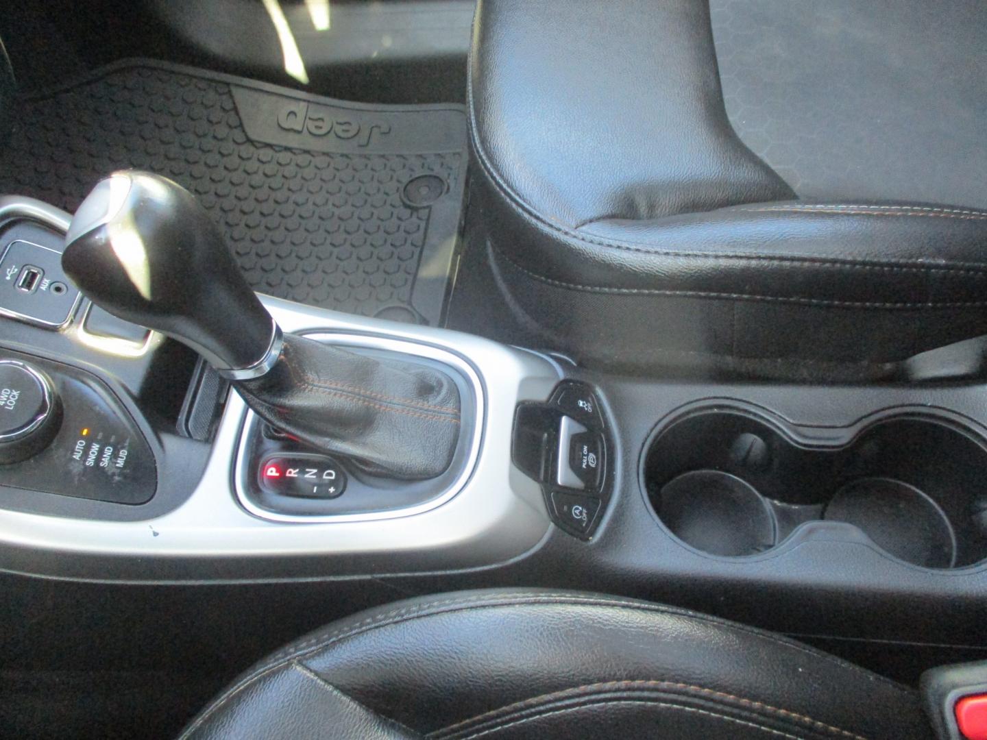 2019 WHITE Jeep Compass Sport 4WD (3C4NJDBB8KT) with an 2.4L L4 DOHC 16V engine, located at 540a Delsea Drive, Sewell, NJ, 08080, (987) 867-5309, 39.752560, -75.111206- Photo#24