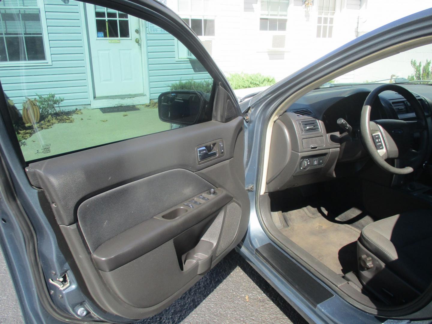 2012 BLUE Ford Fusion SE (3FAHP0HA9CR) with an 2.5L L4 DOHC 16V engine, located at 540a Delsea Drive, Sewell, NJ, 08080, (987) 867-5309, 39.752560, -75.111206- Photo#14
