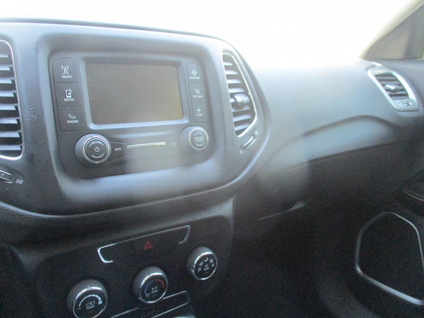 2018 WHITE Jeep Compass Sport 4WD (3C4NJDBB2JT) with an 2.4L L4 DOHC 16V engine, located at 540a Delsea Drive, Sewell, NJ, 08080, (987) 867-5309, 39.752560, -75.111206- Photo#20