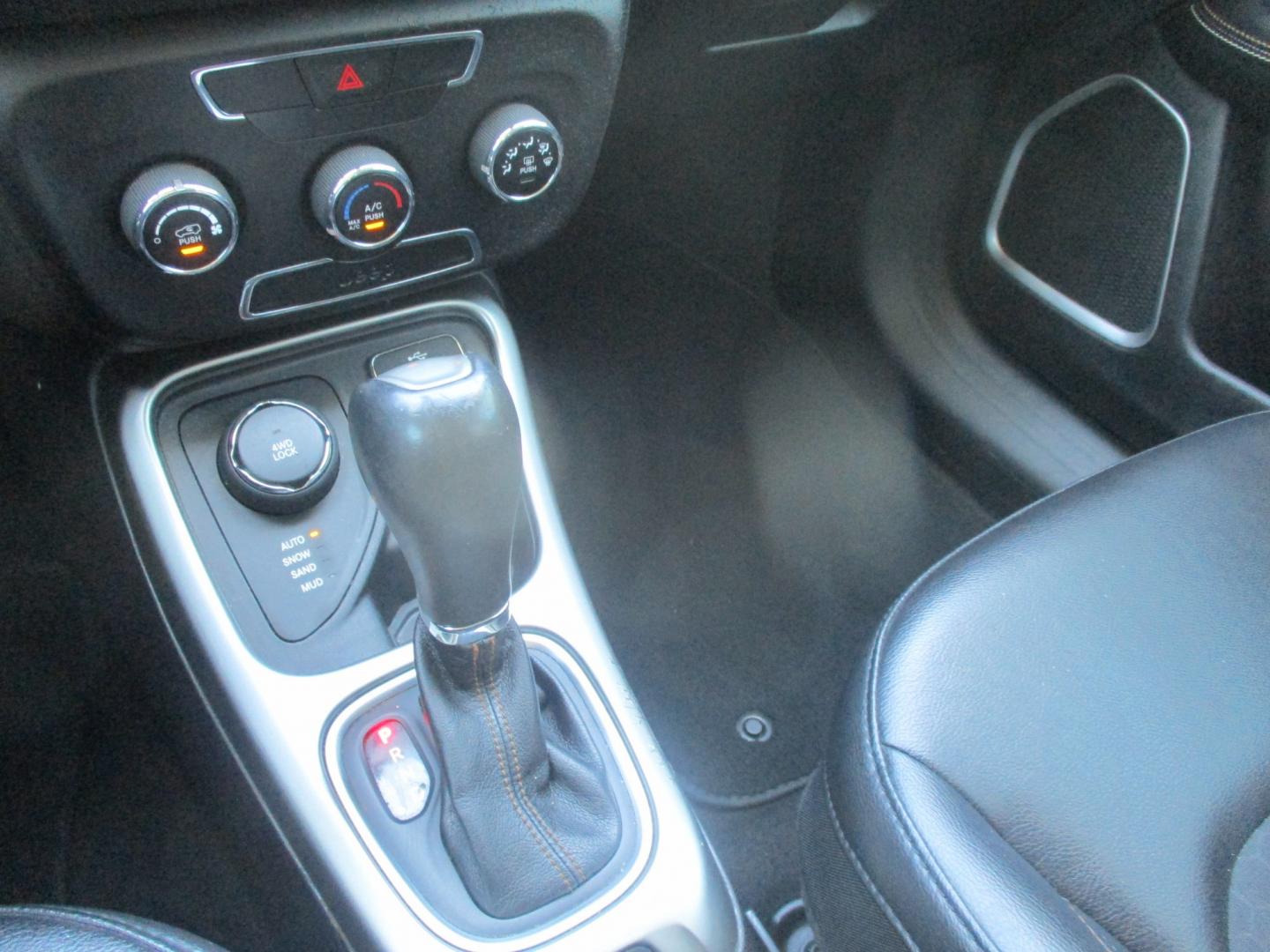 2018 WHITE Jeep Compass Sport 4WD (3C4NJDBB2JT) with an 2.4L L4 DOHC 16V engine, located at 540a Delsea Drive, Sewell, NJ, 08080, (987) 867-5309, 39.752560, -75.111206- Photo#23