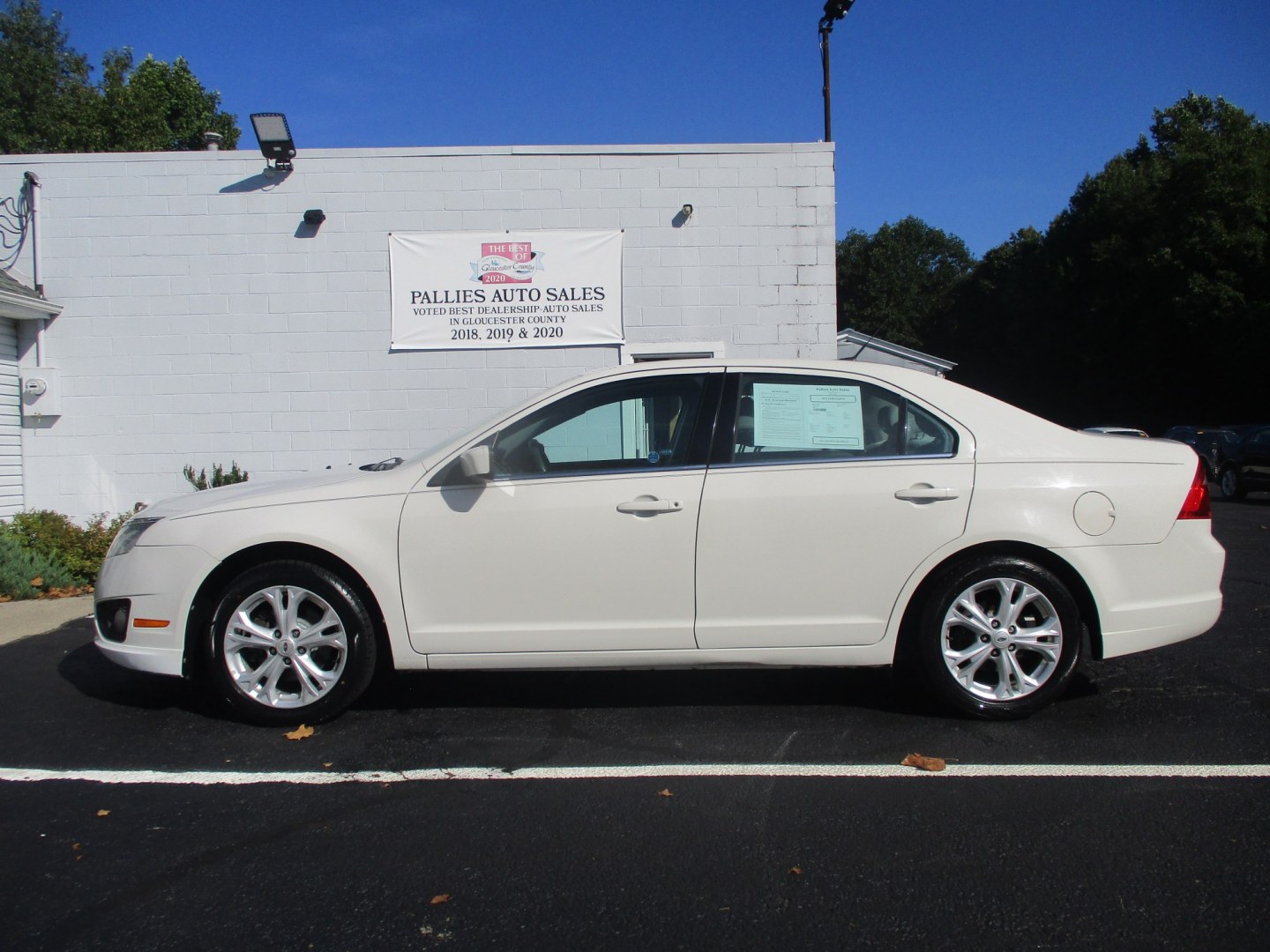 2012 WHITE Ford Fusion SE (3FAHP0HA5CR) with an 2.5L L4 DOHC 16V engine, located at 540a Delsea Drive, Sewell, NJ, 08080, (987) 867-5309, 39.752560, -75.111206- Photo#2