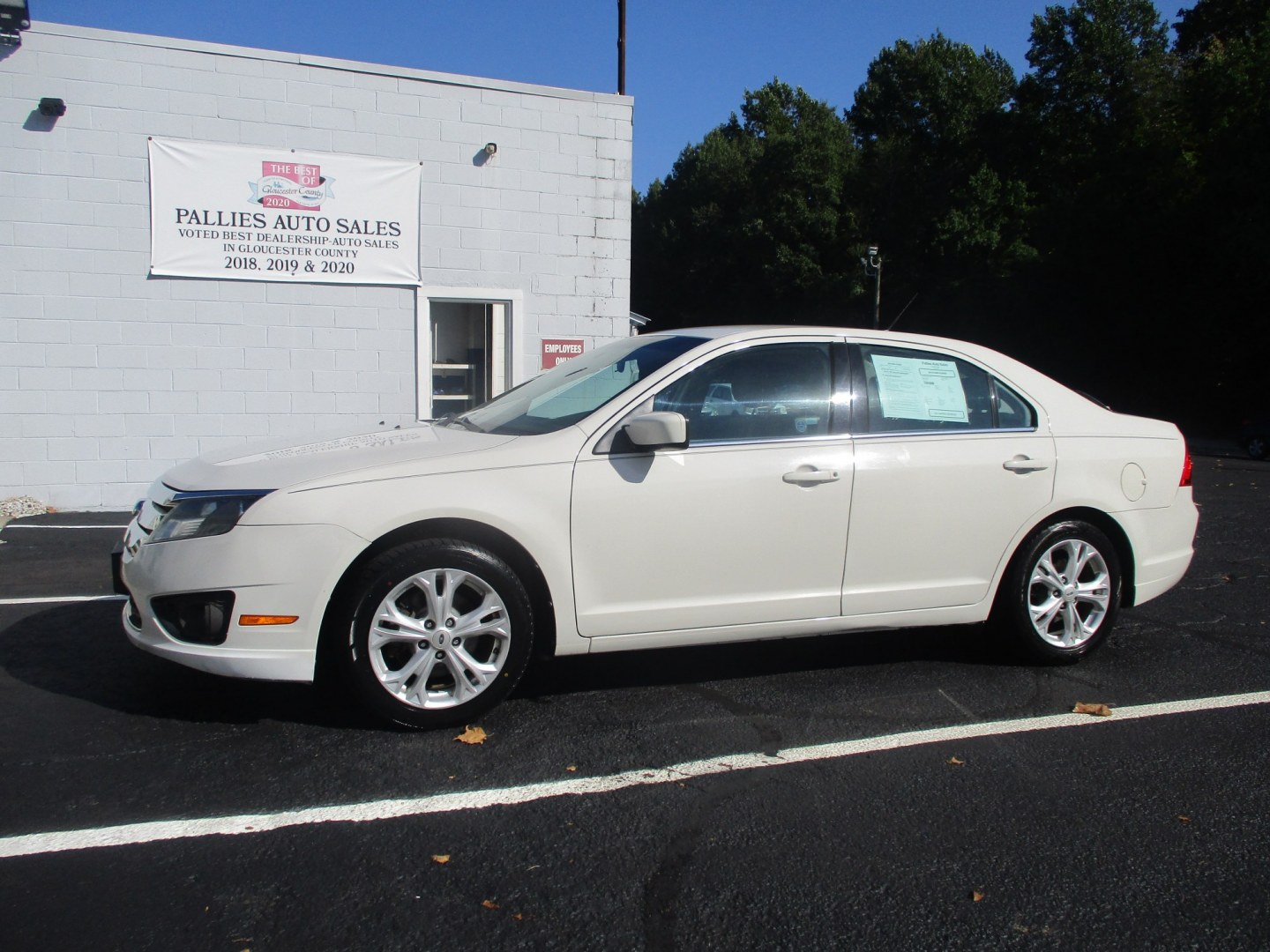 2012 WHITE Ford Fusion SE (3FAHP0HA5CR) with an 2.5L L4 DOHC 16V engine, located at 540a Delsea Drive, Sewell, NJ, 08080, (987) 867-5309, 39.752560, -75.111206- Photo#1