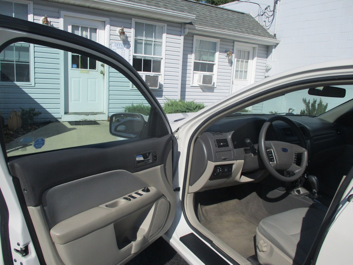 2012 WHITE Ford Fusion SE (3FAHP0HA5CR) with an 2.5L L4 DOHC 16V engine, located at 540a Delsea Drive, Sewell, NJ, 08080, (987) 867-5309, 39.752560, -75.111206- Photo#12