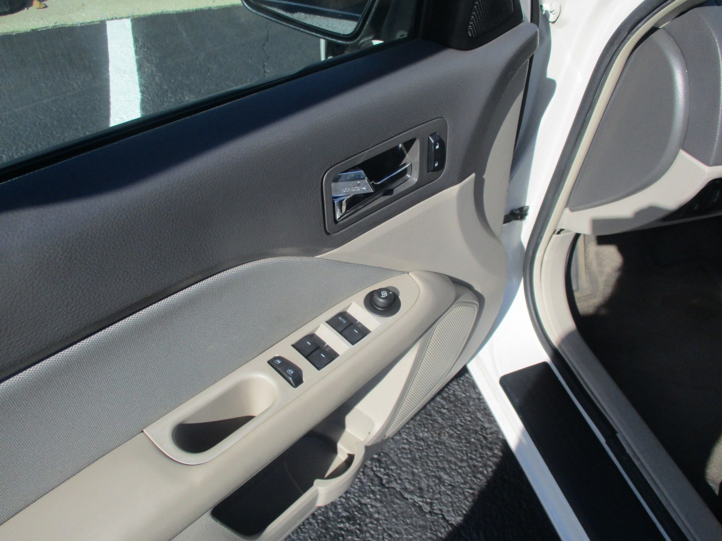 2012 WHITE Ford Fusion SE (3FAHP0HA5CR) with an 2.5L L4 DOHC 16V engine, located at 540a Delsea Drive, Sewell, NJ, 08080, (987) 867-5309, 39.752560, -75.111206- Photo#13