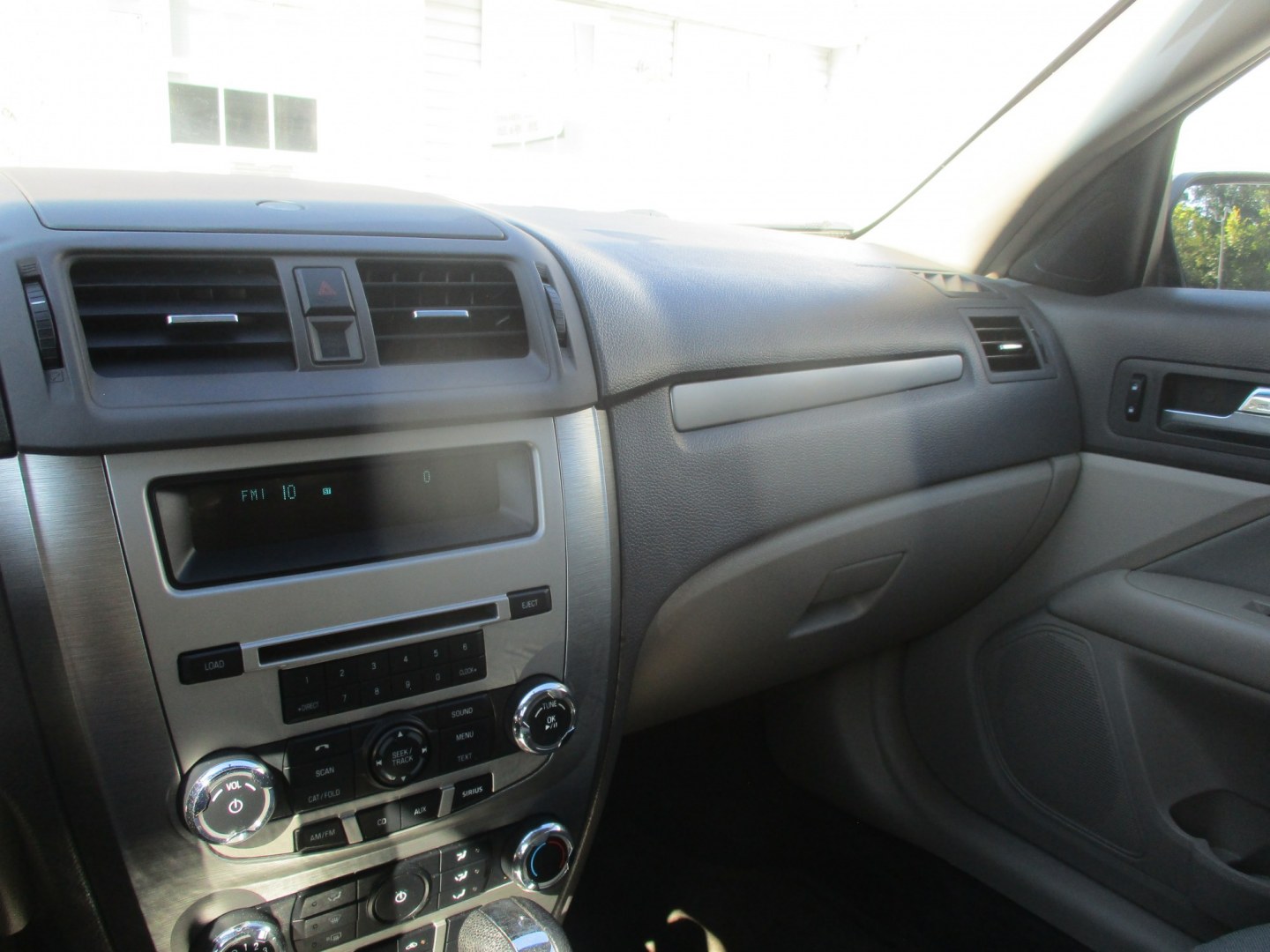 2012 WHITE Ford Fusion SE (3FAHP0HA5CR) with an 2.5L L4 DOHC 16V engine, located at 540a Delsea Drive, Sewell, NJ, 08080, (987) 867-5309, 39.752560, -75.111206- Photo#19