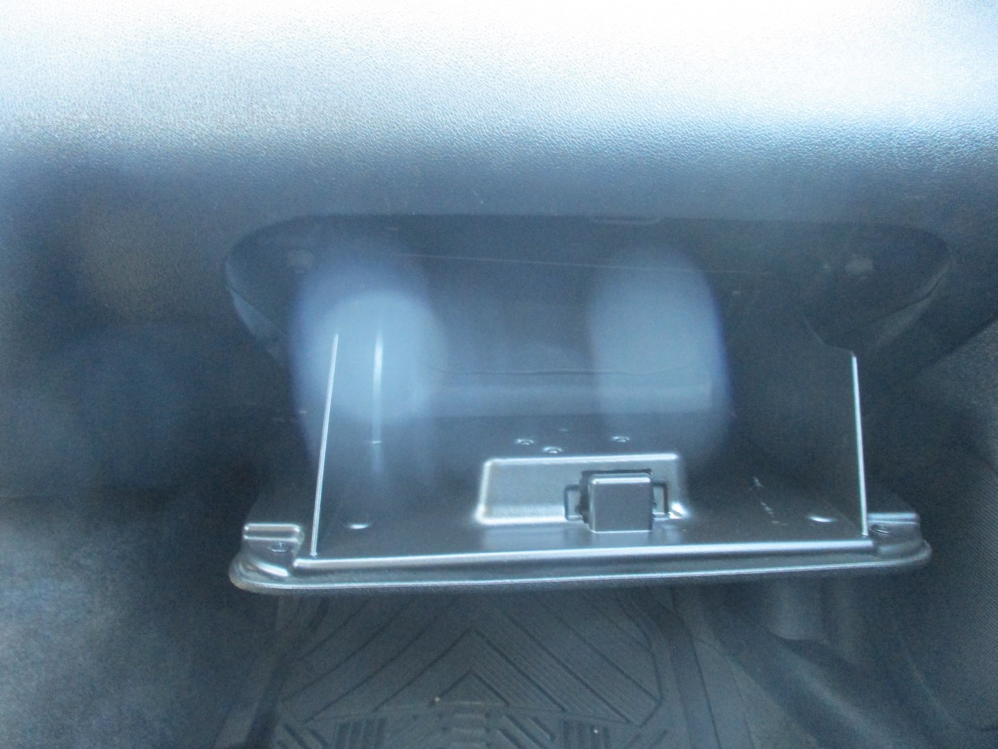 2009 SILVER /BLACK Chevrolet Impala LS (2G1WB57N491) with an 3.5L V6 OHV 16V engine, 4A transmission, located at 540a Delsea Drive, Sewell, NJ, 08080, (987) 867-5309, 39.752560, -75.111206- Photo#13