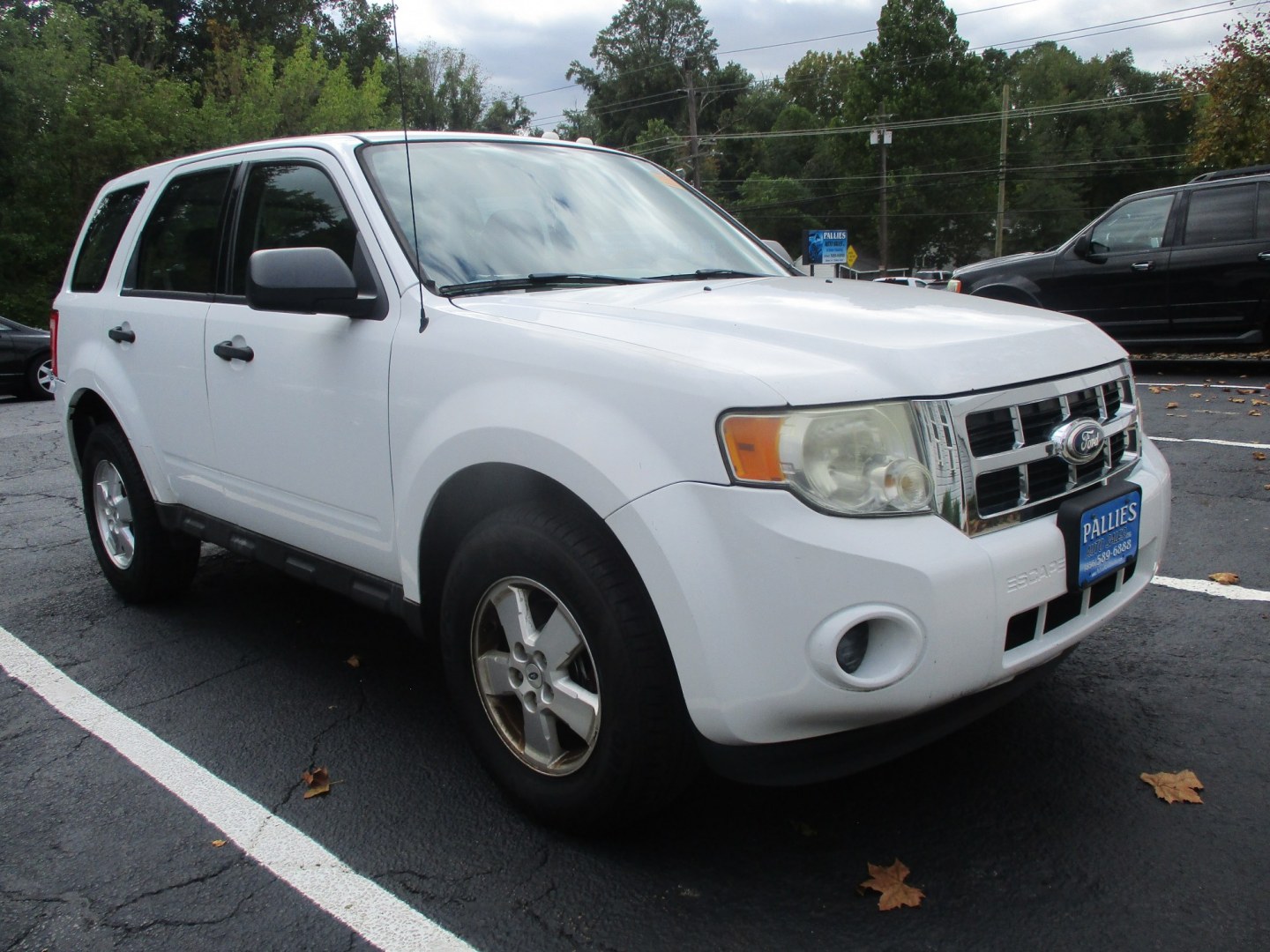 2010 WHITE Ford Escape XLS 4WD AT (1FMCU9C78AK) with an 2.5L L4 DOHC 16V engine, 6A transmission, located at 540a Delsea Drive, Sewell, NJ, 08080, (987) 867-5309, 39.752560, -75.111206- Photo#7