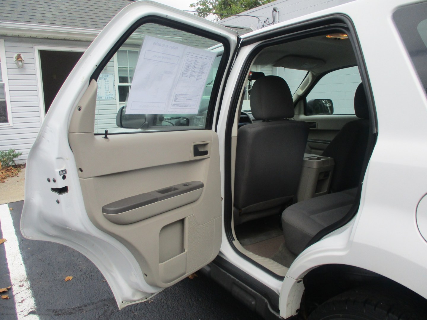 2010 WHITE Ford Escape XLS 4WD AT (1FMCU9C78AK) with an 2.5L L4 DOHC 16V engine, 6A transmission, located at 540a Delsea Drive, Sewell, NJ, 08080, (987) 867-5309, 39.752560, -75.111206- Photo#11