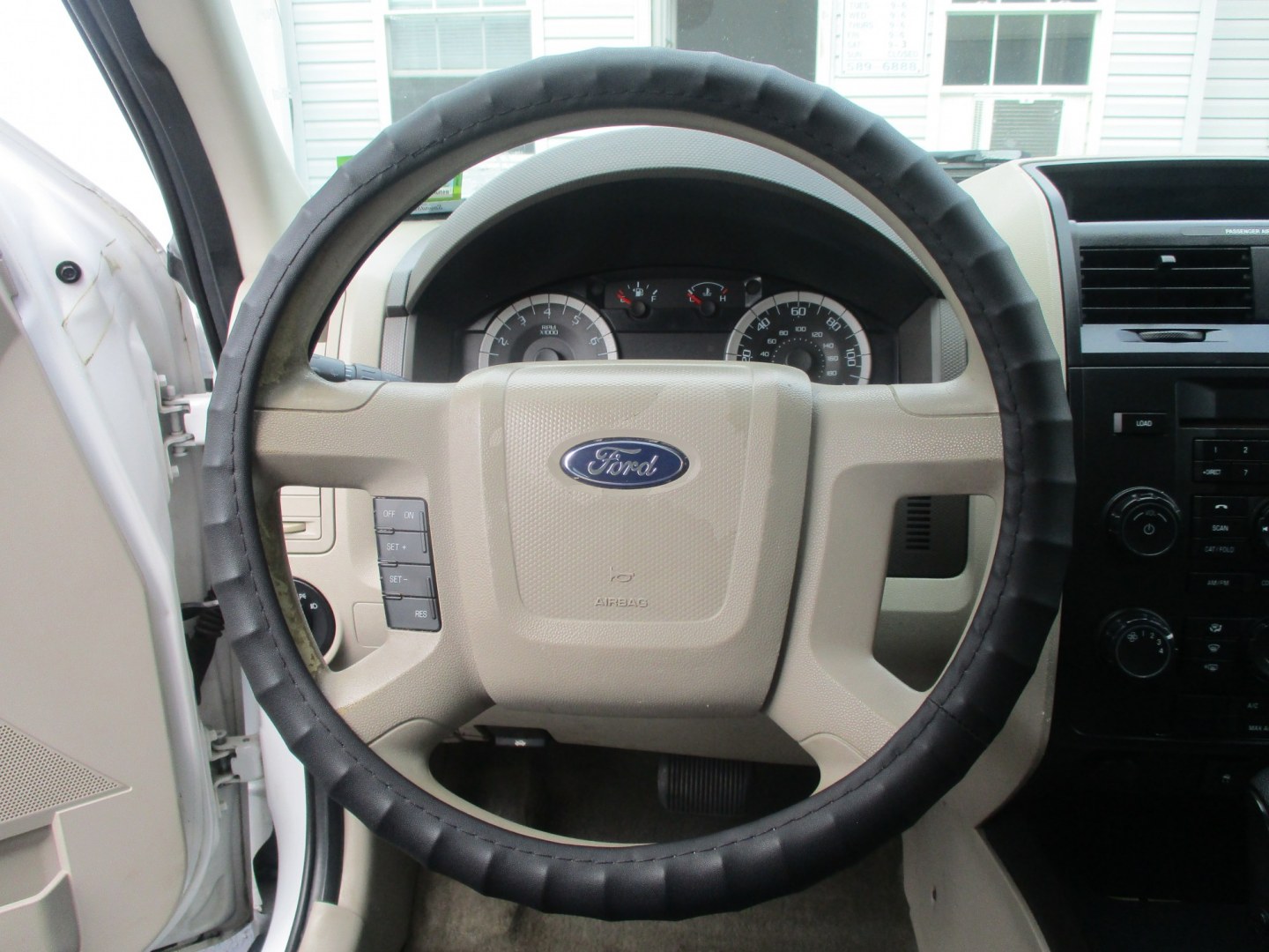2010 WHITE Ford Escape XLS 4WD AT (1FMCU9C78AK) with an 2.5L L4 DOHC 16V engine, 6A transmission, located at 540a Delsea Drive, Sewell, NJ, 08080, (987) 867-5309, 39.752560, -75.111206- Photo#14