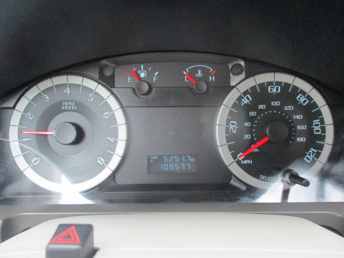2010 WHITE Ford Escape XLS 4WD AT (1FMCU9C78AK) with an 2.5L L4 DOHC 16V engine, 6A transmission, located at 540a Delsea Drive, Sewell, NJ, 08080, (987) 867-5309, 39.752560, -75.111206- Photo#15