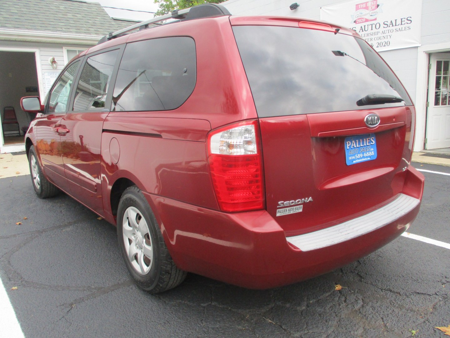 2008 RED Kia Sedona EX LWB (KNDMB233386) with an 3.8L V6 DOHC 24V engine, 5A OD transmission, located at 540a Delsea Drive, Sewell, NJ, 08080, (987) 867-5309, 39.752560, -75.111206- Photo#2