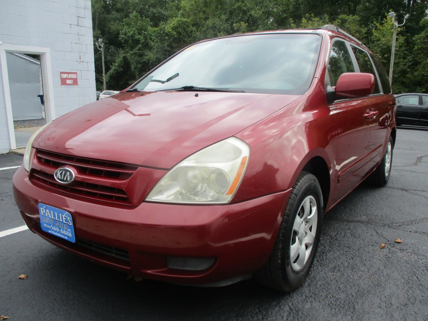 2008 RED Kia Sedona EX LWB (KNDMB233386) with an 3.8L V6 DOHC 24V engine, 5A OD transmission, located at 540a Delsea Drive, Sewell, NJ, 08080, (987) 867-5309, 39.752560, -75.111206- Photo#0