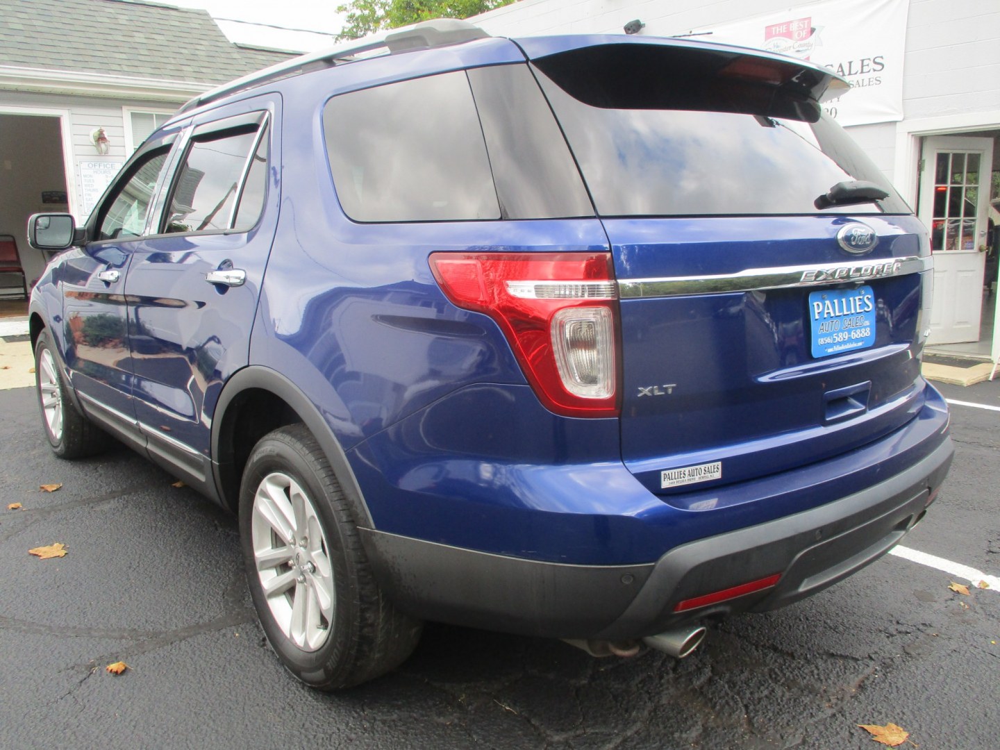 2015 BLUE Ford Explorer XLT 4WD (1FM5K8D86FG) with an 3.5L V6 DOHC 24V engine, 6-Speed Automatic transmission, located at 540a Delsea Drive, Sewell, NJ, 08080, (987) 867-5309, 39.752560, -75.111206- Photo#2