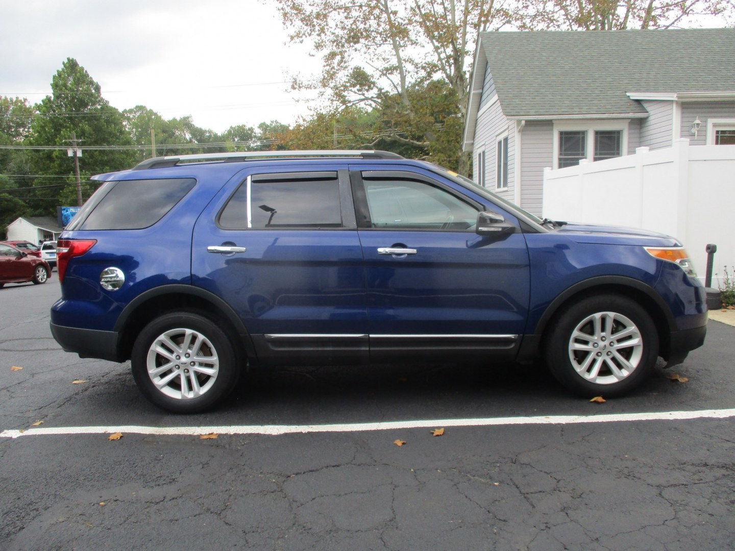 2015 BLUE Ford Explorer XLT 4WD (1FM5K8D86FG) with an 3.5L V6 DOHC 24V engine, 6-Speed Automatic transmission, located at 540a Delsea Drive, Sewell, NJ, 08080, (987) 867-5309, 39.752560, -75.111206- Photo#8