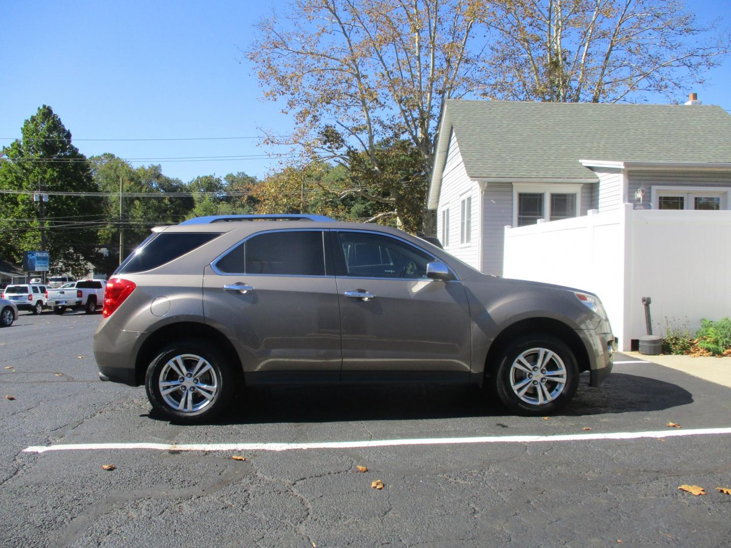 2012 GRAY Chevrolet Equinox LTZ AWD (2GNFLGE52C6) with an 3.0L V6 DOHC 24V engine, 6-Speed Automatic transmission, located at 540a Delsea Drive, Sewell, NJ, 08080, (987) 867-5309, 39.752560, -75.111206- Photo#9