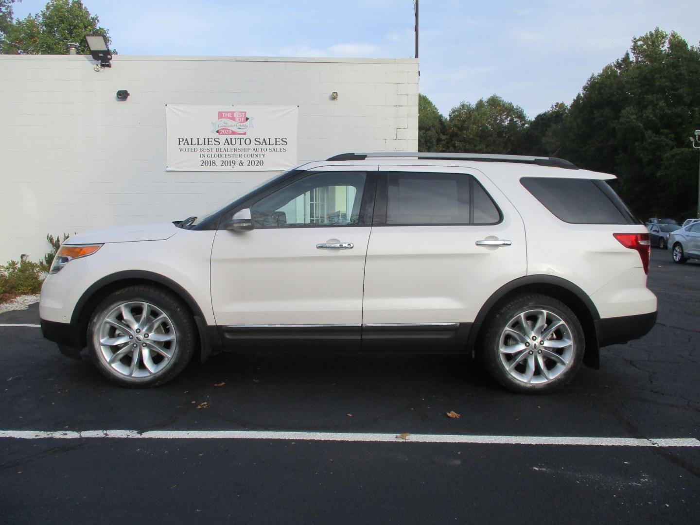 2012 WHITE Ford Explorer Limited 4WD (1FMHK8F81CG) with an 3.5L V6 DOHC 24V engine, 6-Speed Automatic transmission, located at 540a Delsea Drive, Sewell, NJ, 08080, (987) 867-5309, 39.752560, -75.111206- Photo#2