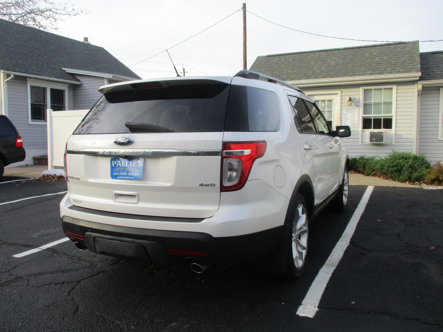 2012 WHITE Ford Explorer Limited 4WD (1FMHK8F81CG) with an 3.5L V6 DOHC 24V engine, 6-Speed Automatic transmission, located at 540a Delsea Drive, Sewell, NJ, 08080, (987) 867-5309, 39.752560, -75.111206- Photo#7
