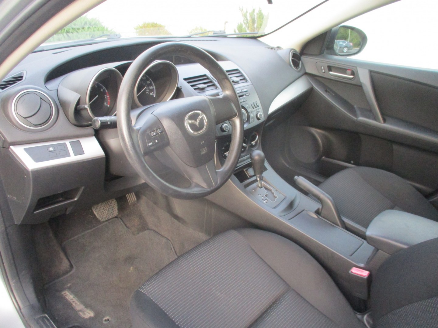 2012 SILVER Mazda MAZDA3 i Sport 4-Door (JM1BL1UGXC1) with an 2.0L L4 DOHC 16V engine, located at 540a Delsea Drive, Sewell, NJ, 08080, (987) 867-5309, 39.752560, -75.111206- Photo#12