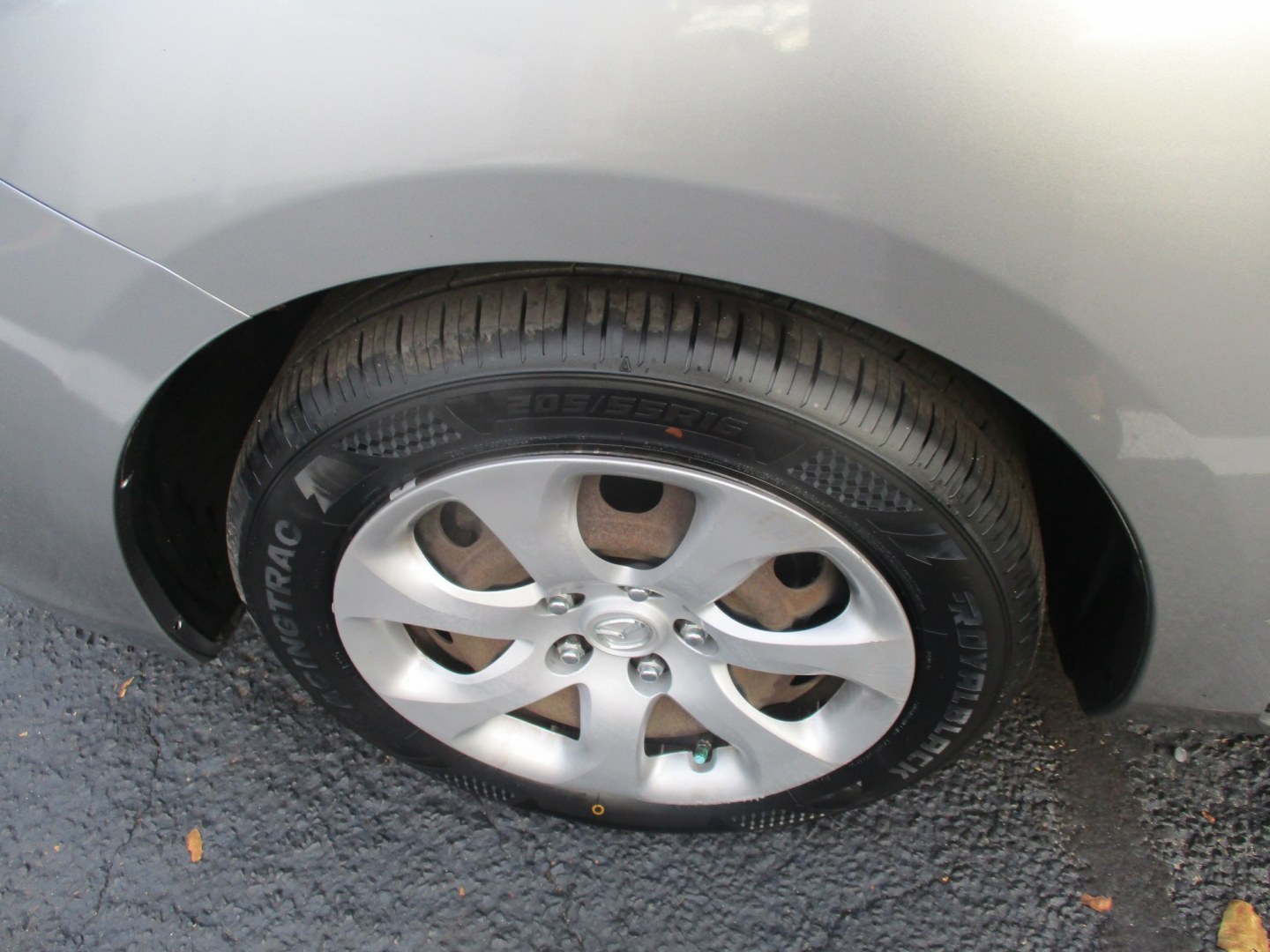 2012 SILVER Mazda MAZDA3 i Sport 4-Door (JM1BL1UGXC1) with an 2.0L L4 DOHC 16V engine, located at 540a Delsea Drive, Sewell, NJ, 08080, (987) 867-5309, 39.752560, -75.111206- Photo#25