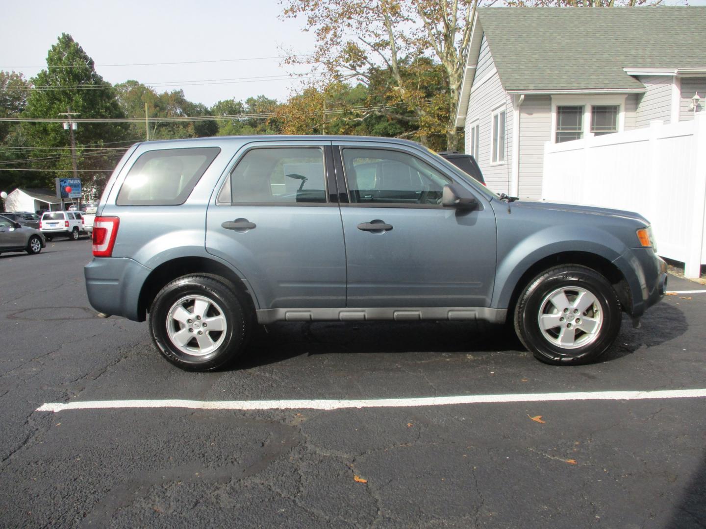 2012 BLUE Ford Escape XLS FWD (1FMCU0C73CK) with an 2.5L L4 DOHC 16V engine, located at 540a Delsea Drive, Sewell, NJ, 08080, (987) 867-5309, 39.752560, -75.111206- Photo#8