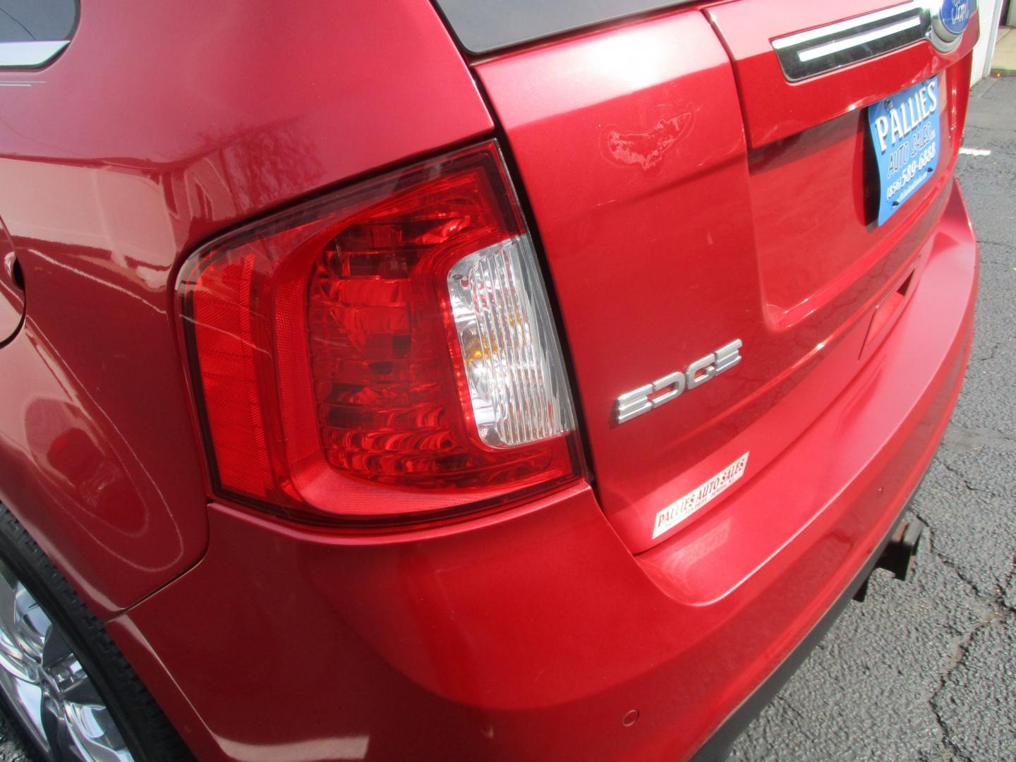 2012 RED Ford Edge Limited FWD (2FMDK3KC0CB) with an 3.5L V6 DOHC 24V engine, 6-Speed Automatic transmission, located at 540a Delsea Drive, Sewell, NJ, 08080, (987) 867-5309, 39.752560, -75.111206- Photo#4