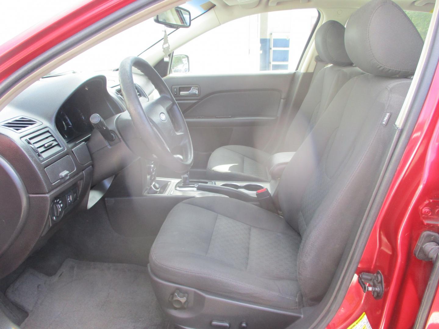 2011 RED Ford Fusion I4 SE (3FAHP0HA8BR) with an 2.5L L4 DOHC 16V engine, located at 540a Delsea Drive, Sewell, NJ, 08080, (987) 867-5309, 39.752560, -75.111206- Photo#11