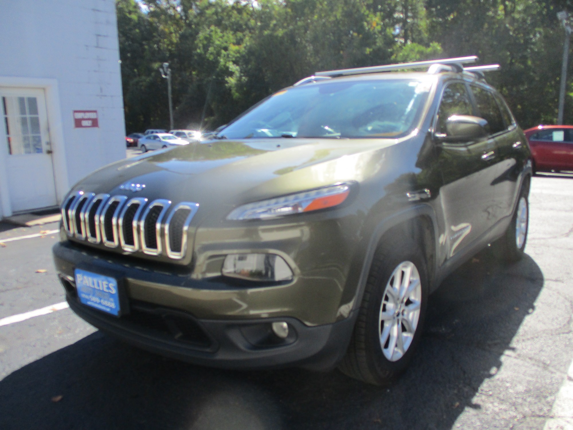 photo of 2016 Jeep Cherokee Latitude 4WD