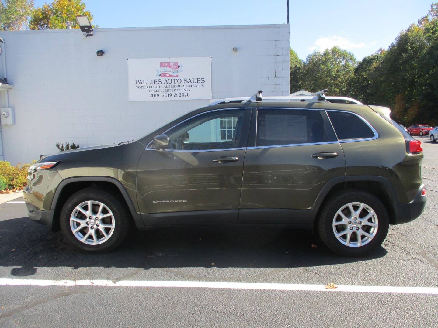 2016 GREEN Jeep Cherokee Latitude 4WD (1C4PJMCB4GW) with an 2.4L L4 DOHC 16V engine, 9A transmission, located at 540a Delsea Drive, Sewell, NJ, 08080, (987) 867-5309, 39.752560, -75.111206- Photo#1