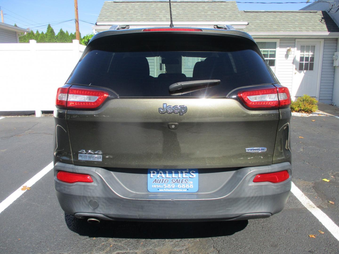 2016 GREEN Jeep Cherokee Latitude 4WD (1C4PJMCB4GW) with an 2.4L L4 DOHC 16V engine, 9A transmission, located at 540a Delsea Drive, Sewell, NJ, 08080, (987) 867-5309, 39.752560, -75.111206- Photo#3