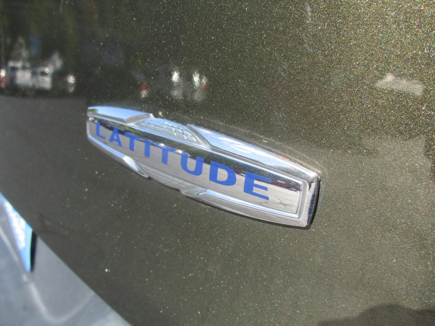 2016 GREEN Jeep Cherokee Latitude 4WD (1C4PJMCB4GW) with an 2.4L L4 DOHC 16V engine, 9A transmission, located at 540a Delsea Drive, Sewell, NJ, 08080, (987) 867-5309, 39.752560, -75.111206- Photo#6