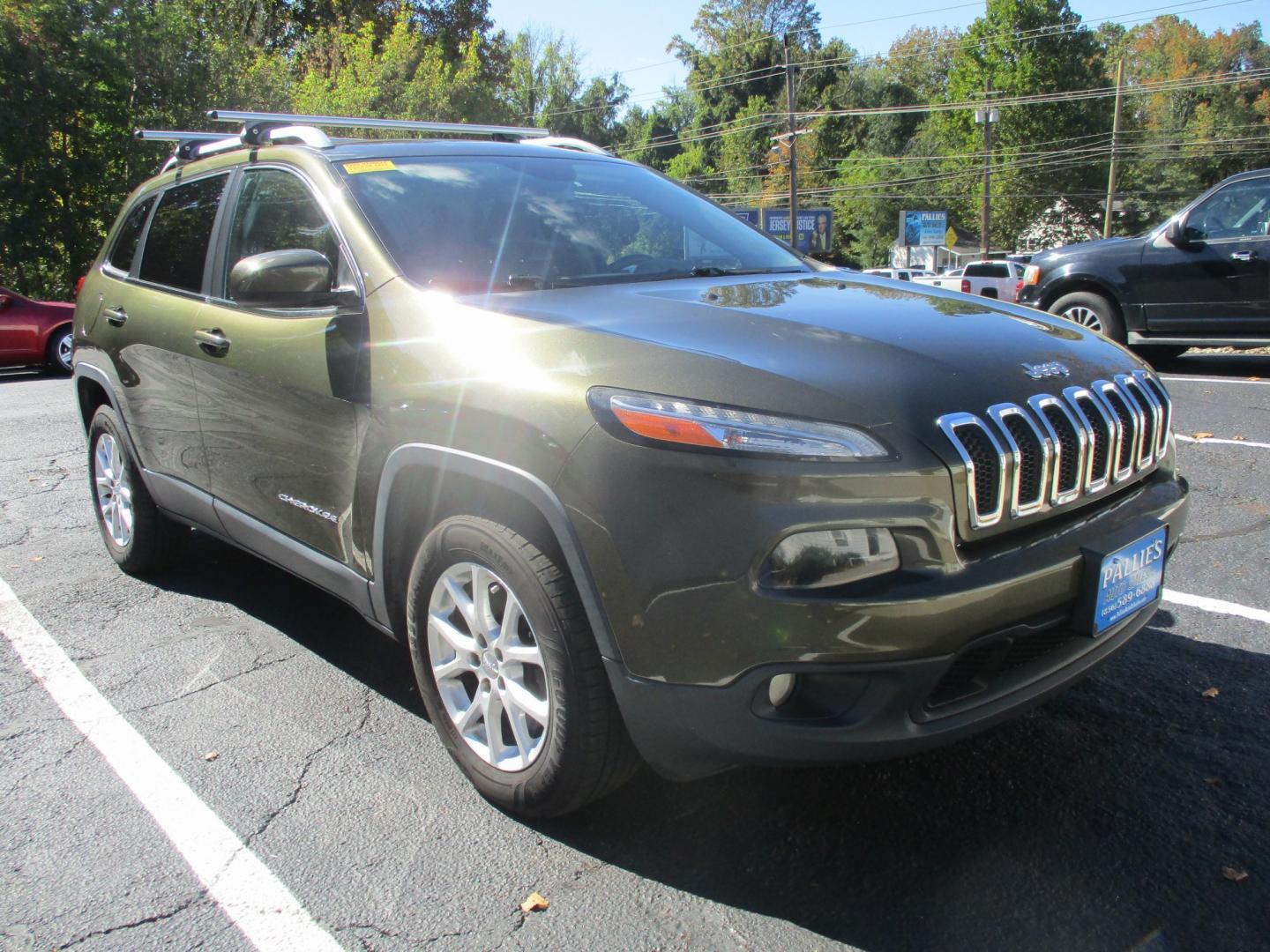 2016 GREEN Jeep Cherokee Latitude 4WD (1C4PJMCB4GW) with an 2.4L L4 DOHC 16V engine, 9A transmission, located at 540a Delsea Drive, Sewell, NJ, 08080, (987) 867-5309, 39.752560, -75.111206- Photo#9