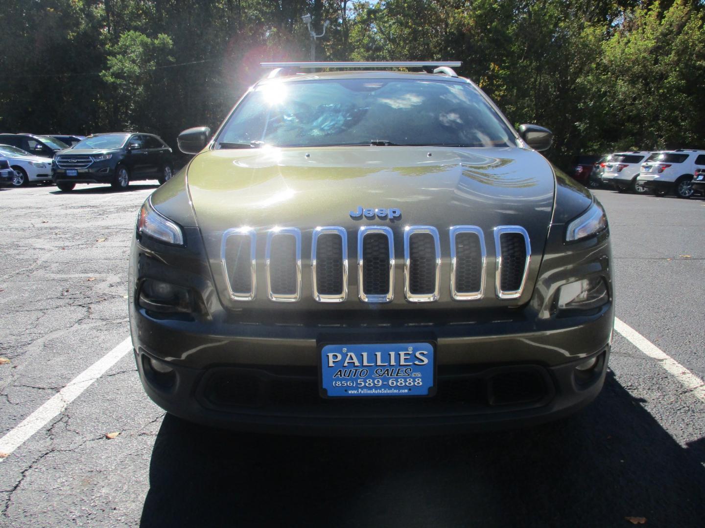 2016 GREEN Jeep Cherokee Latitude 4WD (1C4PJMCB4GW) with an 2.4L L4 DOHC 16V engine, 9A transmission, located at 540a Delsea Drive, Sewell, NJ, 08080, (987) 867-5309, 39.752560, -75.111206- Photo#10