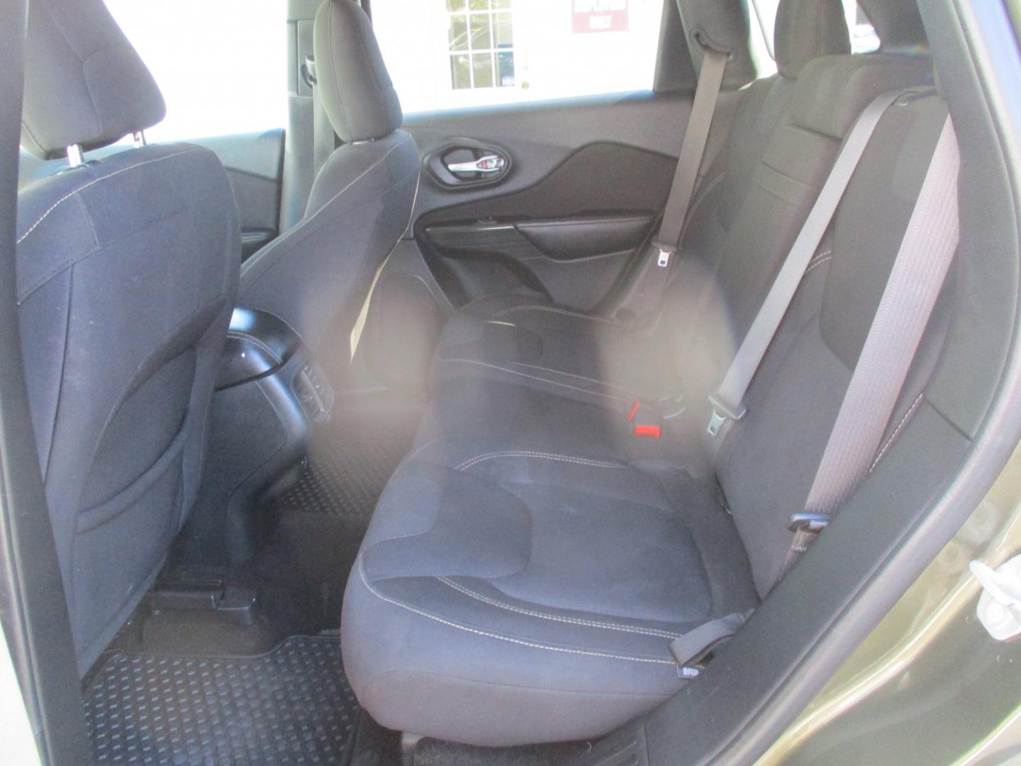 2016 GREEN Jeep Cherokee Latitude 4WD (1C4PJMCB4GW) with an 2.4L L4 DOHC 16V engine, 9A transmission, located at 540a Delsea Drive, Sewell, NJ, 08080, (987) 867-5309, 39.752560, -75.111206- Photo#16