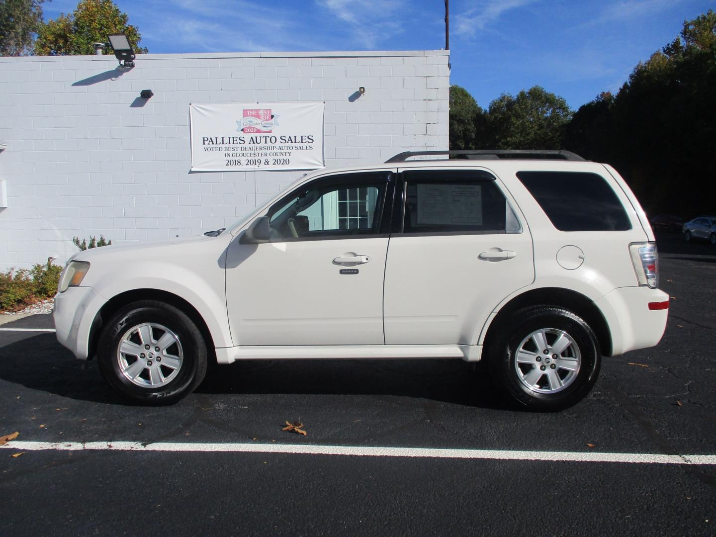 2010 WHITE Mercury Mariner I4 2WD (4M2CN8B77AK) with an 2.5L L4 DOHC 16V engine, 6A transmission, located at 540a Delsea Drive, Sewell, NJ, 08080, (987) 867-5309, 39.752560, -75.111206- Photo#1