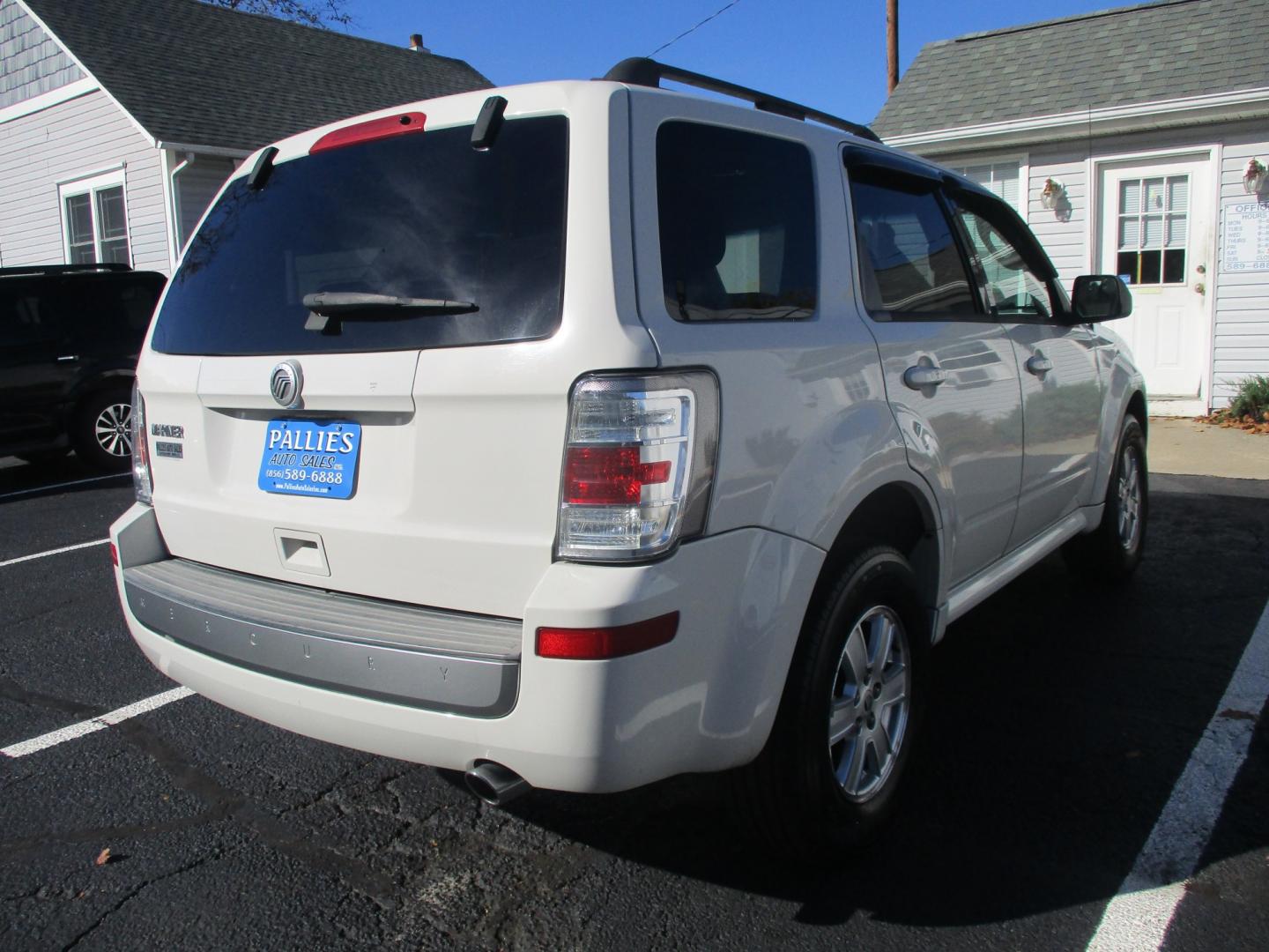 2010 WHITE Mercury Mariner I4 2WD (4M2CN8B77AK) with an 2.5L L4 DOHC 16V engine, 6A transmission, located at 540a Delsea Drive, Sewell, NJ, 08080, (987) 867-5309, 39.752560, -75.111206- Photo#5