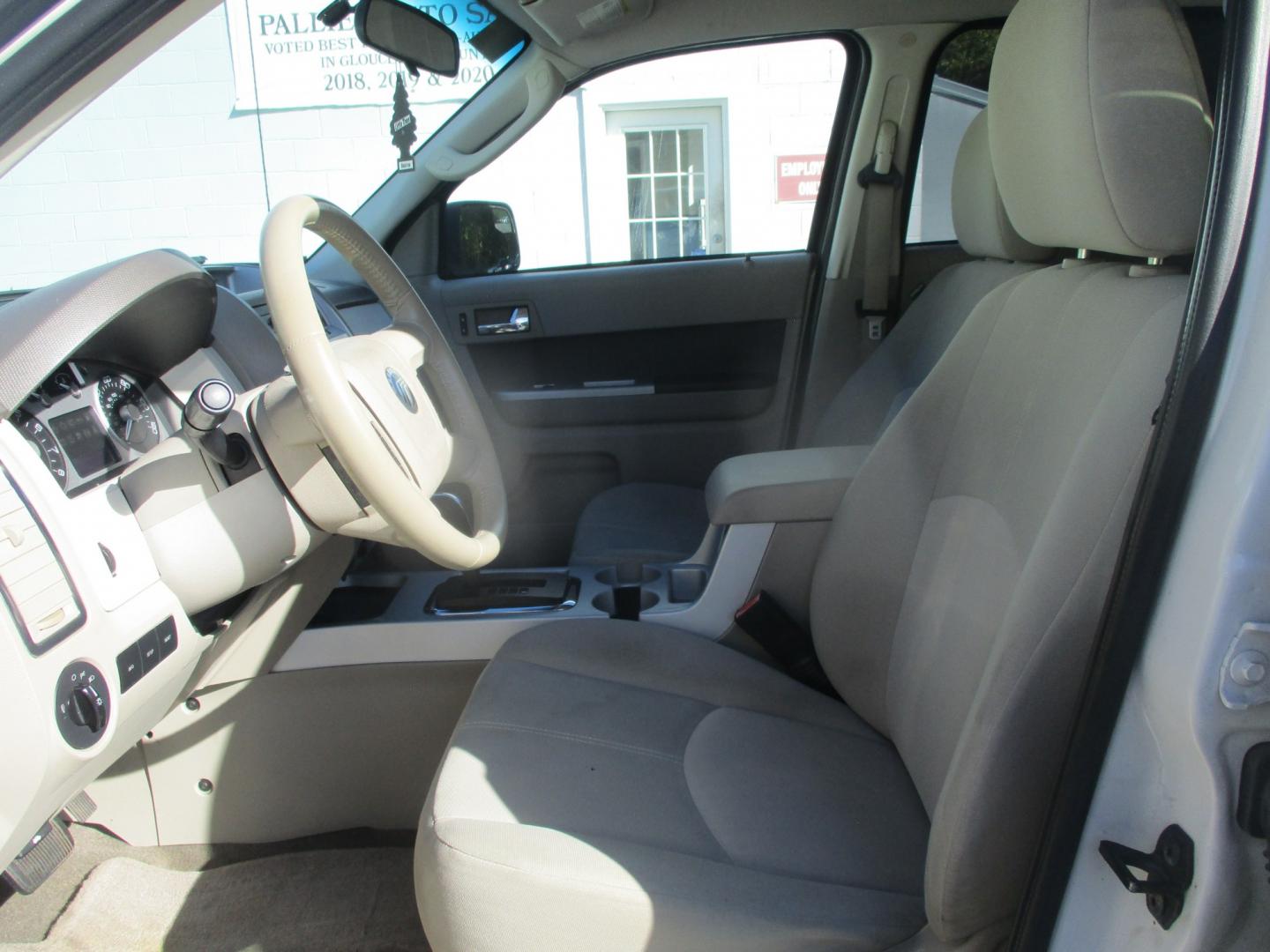 2010 WHITE Mercury Mariner I4 2WD (4M2CN8B77AK) with an 2.5L L4 DOHC 16V engine, 6A transmission, located at 540a Delsea Drive, Sewell, NJ, 08080, (987) 867-5309, 39.752560, -75.111206- Photo#11