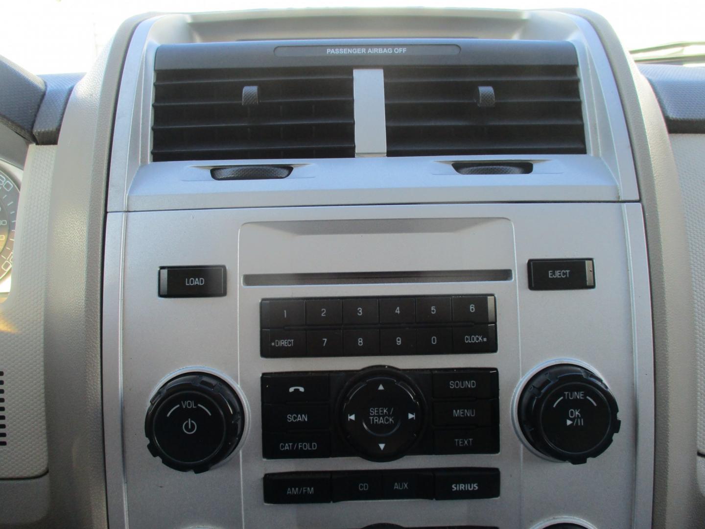 2010 WHITE Mercury Mariner I4 2WD (4M2CN8B77AK) with an 2.5L L4 DOHC 16V engine, 6A transmission, located at 540a Delsea Drive, Sewell, NJ, 08080, (987) 867-5309, 39.752560, -75.111206- Photo#18
