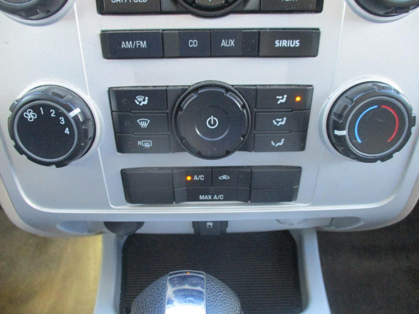 2010 WHITE Mercury Mariner I4 2WD (4M2CN8B77AK) with an 2.5L L4 DOHC 16V engine, 6A transmission, located at 540a Delsea Drive, Sewell, NJ, 08080, (987) 867-5309, 39.752560, -75.111206- Photo#19