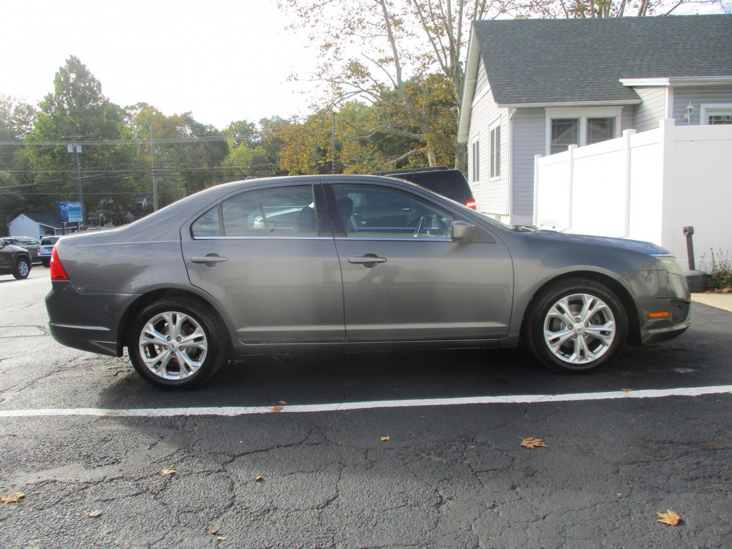 2012 GRAY Ford Fusion SE (3FAHP0HA4CR) with an 2.5L L4 DOHC 16V engine, located at 540a Delsea Drive, Sewell, NJ, 08080, (987) 867-5309, 39.752560, -75.111206- Photo#6