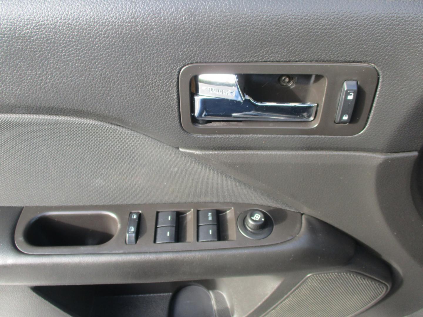 2012 GRAY Ford Fusion SE (3FAHP0HA4CR) with an 2.5L L4 DOHC 16V engine, located at 540a Delsea Drive, Sewell, NJ, 08080, (987) 867-5309, 39.752560, -75.111206- Photo#10