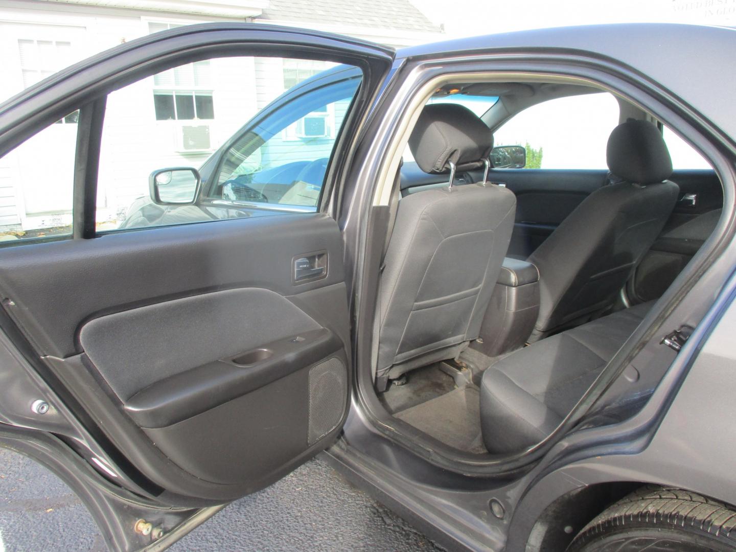 2012 GRAY Ford Fusion SE (3FAHP0HA4CR) with an 2.5L L4 DOHC 16V engine, located at 540a Delsea Drive, Sewell, NJ, 08080, (987) 867-5309, 39.752560, -75.111206- Photo#12