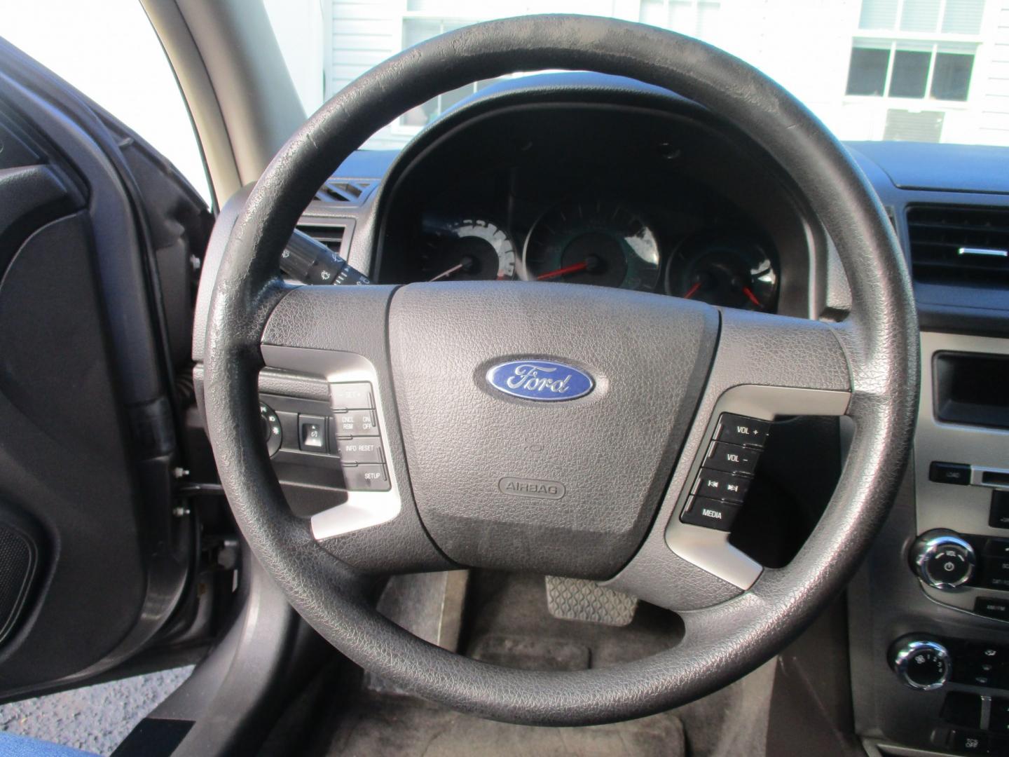 2012 GRAY Ford Fusion SE (3FAHP0HA4CR) with an 2.5L L4 DOHC 16V engine, located at 540a Delsea Drive, Sewell, NJ, 08080, (987) 867-5309, 39.752560, -75.111206- Photo#15