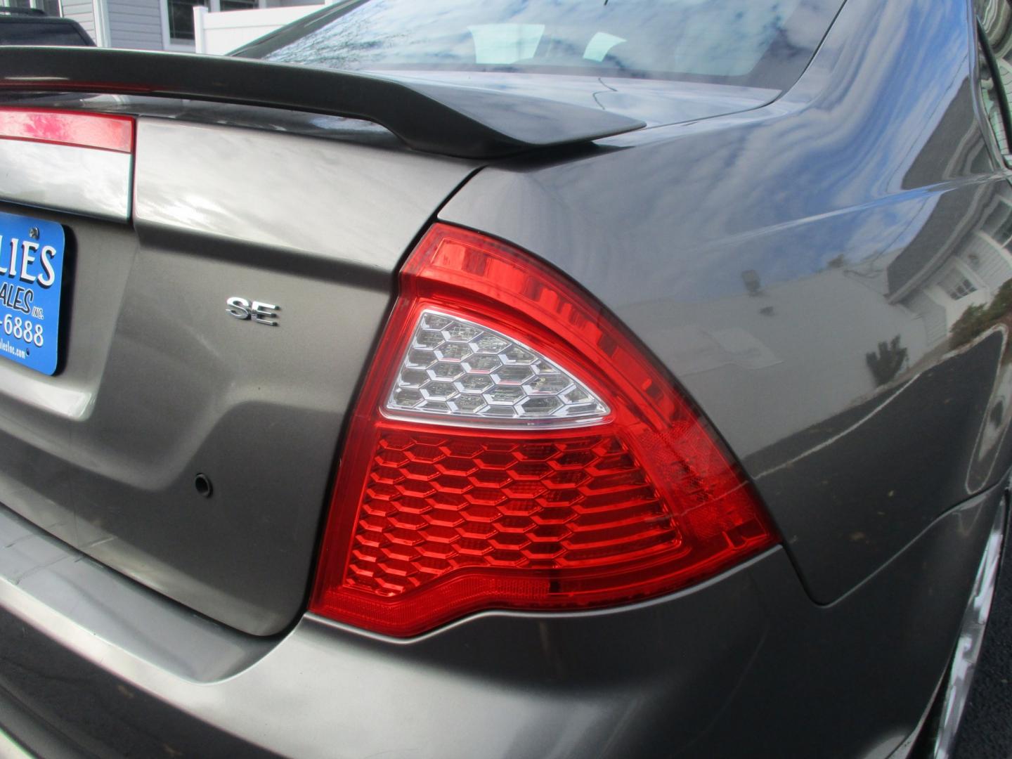 2011 GRAY Ford Fusion I4 SE (3FAHP0HA9BR) with an 2.5L L4 DOHC 16V engine, located at 540a Delsea Drive, Sewell, NJ, 08080, (987) 867-5309, 39.752560, -75.111206- Photo#7