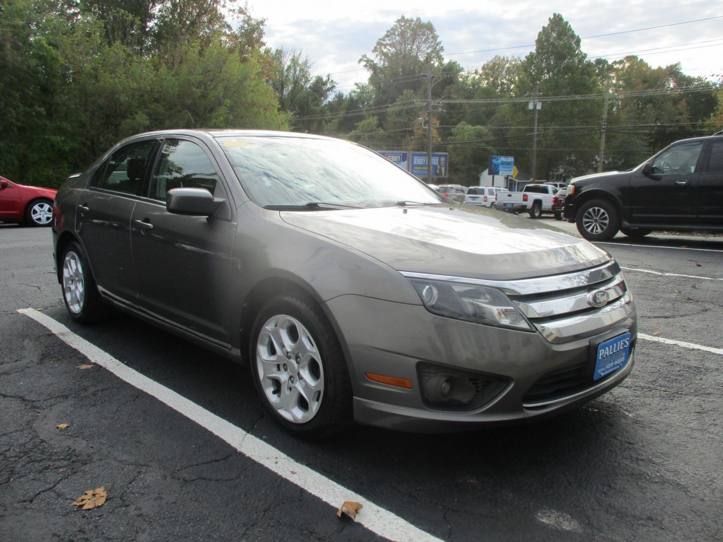 2011 GRAY Ford Fusion I4 SE (3FAHP0HA9BR) with an 2.5L L4 DOHC 16V engine, located at 540a Delsea Drive, Sewell, NJ, 08080, (987) 867-5309, 39.752560, -75.111206- Photo#10