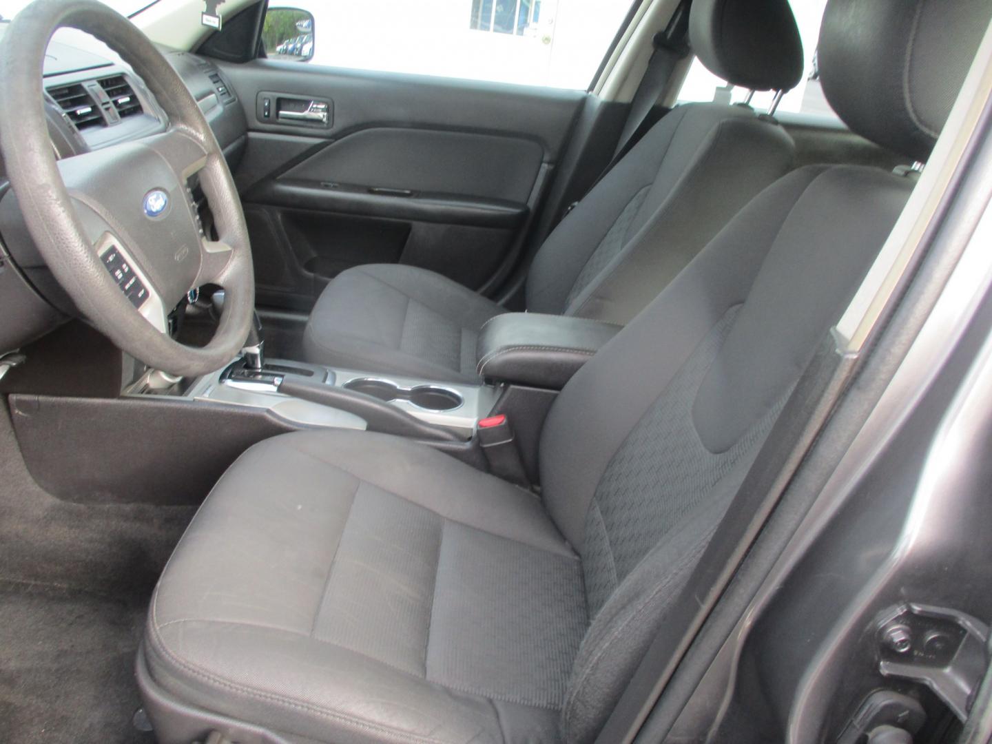 2011 GRAY Ford Fusion I4 SE (3FAHP0HA9BR) with an 2.5L L4 DOHC 16V engine, located at 540a Delsea Drive, Sewell, NJ, 08080, (987) 867-5309, 39.752560, -75.111206- Photo#12