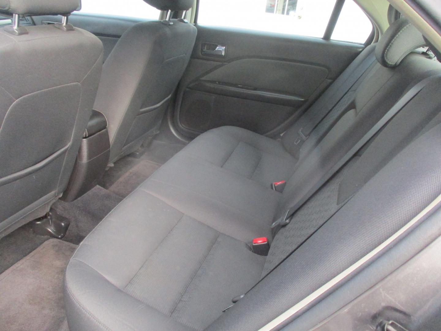 2011 GRAY Ford Fusion I4 SE (3FAHP0HA9BR) with an 2.5L L4 DOHC 16V engine, located at 540a Delsea Drive, Sewell, NJ, 08080, (987) 867-5309, 39.752560, -75.111206- Photo#16
