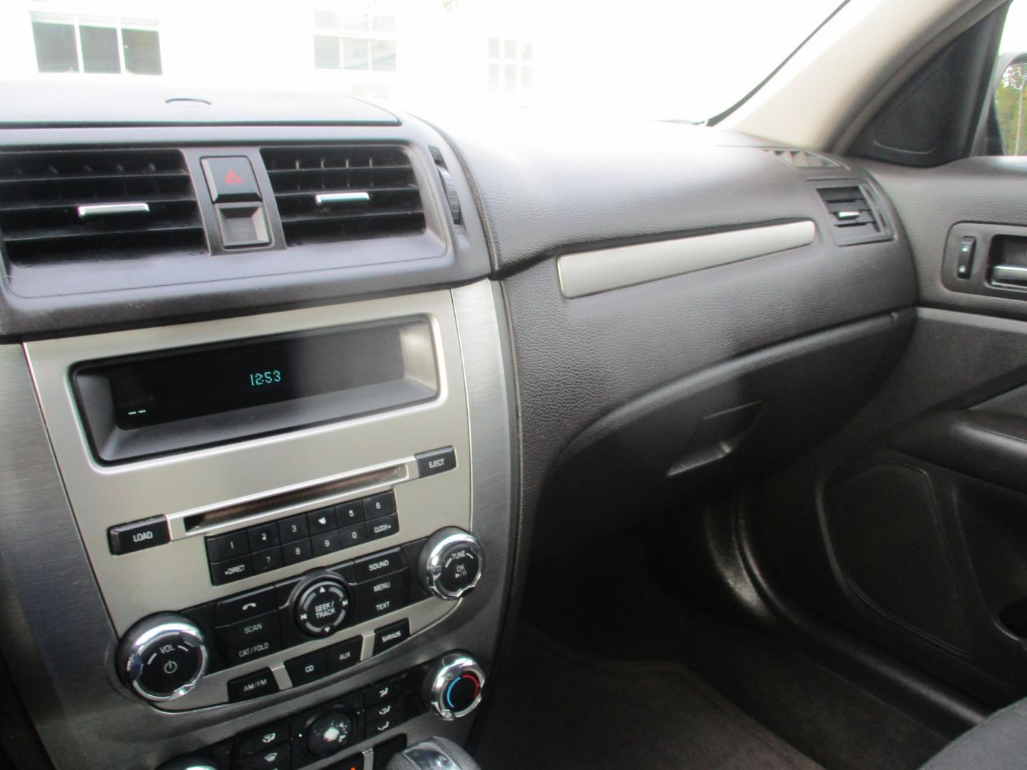 2011 GRAY Ford Fusion I4 SE (3FAHP0HA9BR) with an 2.5L L4 DOHC 16V engine, located at 540a Delsea Drive, Sewell, NJ, 08080, (987) 867-5309, 39.752560, -75.111206- Photo#21